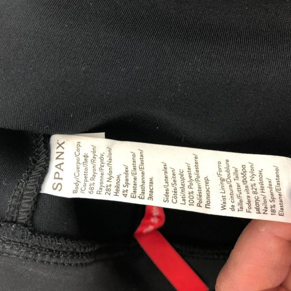 SPANX Perforated Panel high waist Legging in Very Black XS - Picture 15 of 16